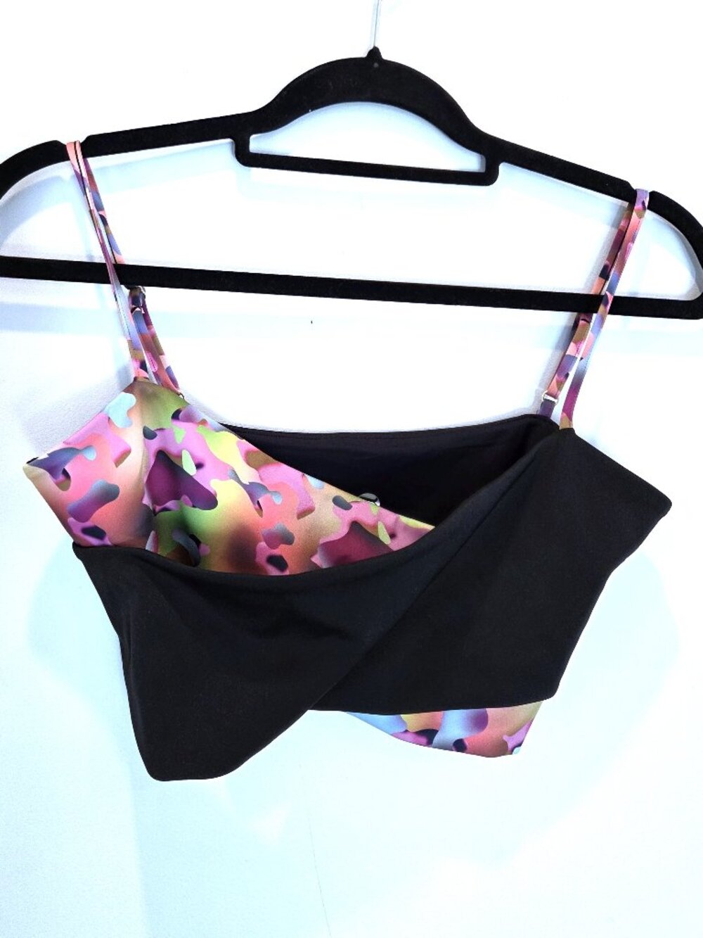 NWOT Noli Yoga Criss-Cross Top Size L